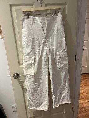 White cargo pants from TNA Aritzia size 6